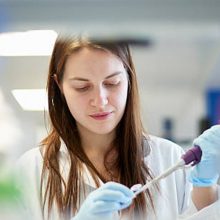 Puesto de investigador predoctoral en el Proyecto “Diferencia cruzada dirigida a células estrelladas hepáticas en la fibrosis hepática: mecanismos y dianas terapéuticas” 