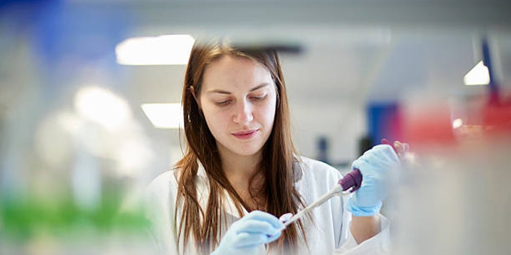 Puesto de investigador predoctoral en el Proyecto “Diferencia cruzada dirigida a células estrelladas hepáticas en la fibrosis hepática: mecanismos y dianas terapéuticas” 