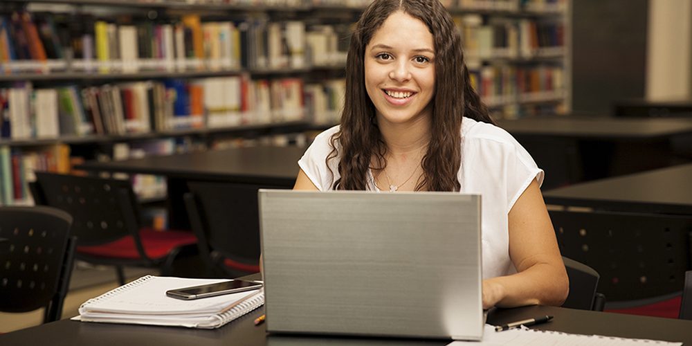 Se busca candidato o candidata para solicitar una beca para realizar la tesis doctoral en el área del cáncer